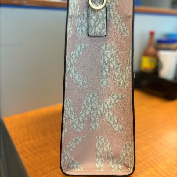 Large Michael Kors bag - Picture 5 of 5